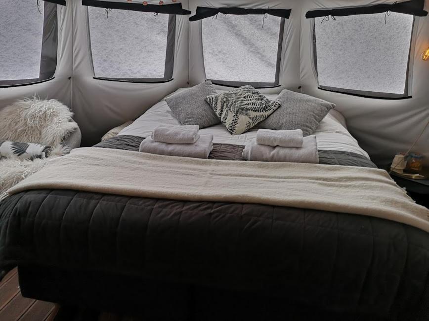 Glamping Lofoten Hotel Kongsjorda Exterior photo